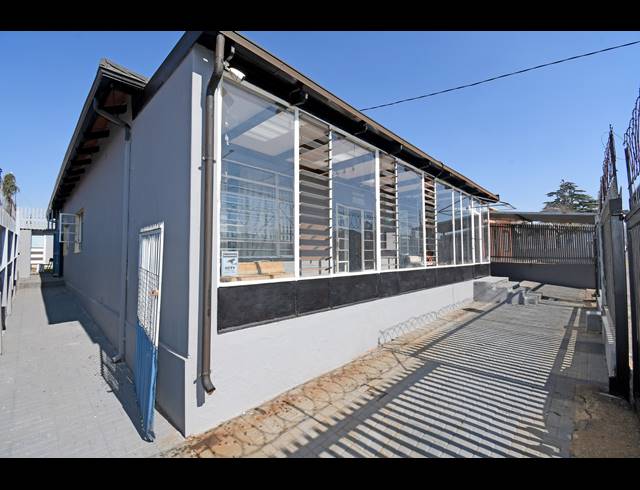 5 BEDROOM HOUSE FOR SALE IN BRIXTON